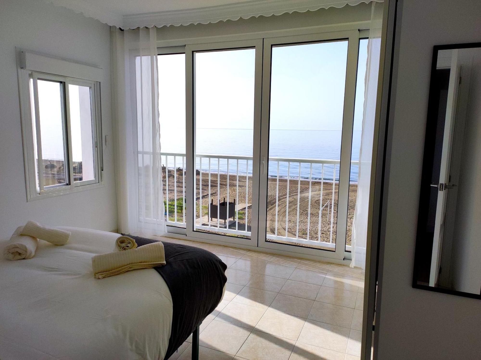 La Parada Beach Торе де Бенагалбон Екстериор снимка